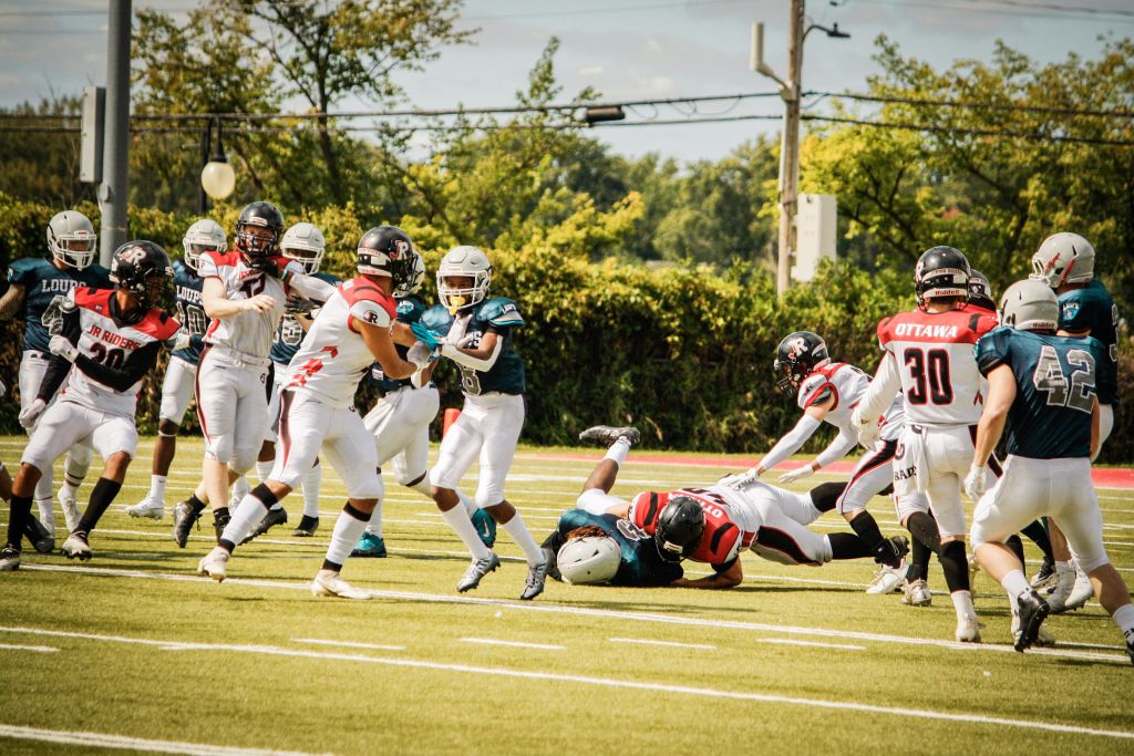 W4: Riders vs Les Loups